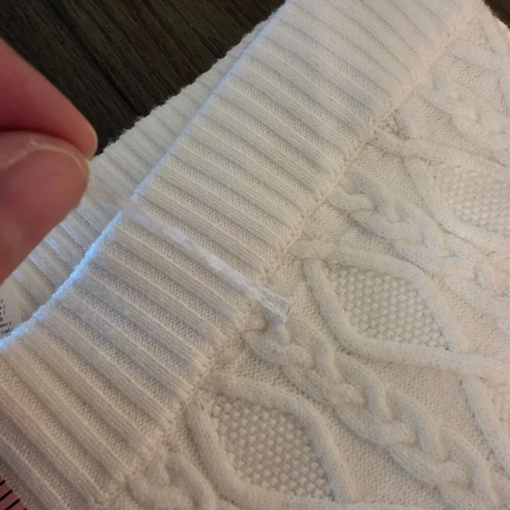 Skims CABLE KNIT STRAIGHT LEG PANT White Large- Loose thread, a few dirt marks - Picture 7 of 16